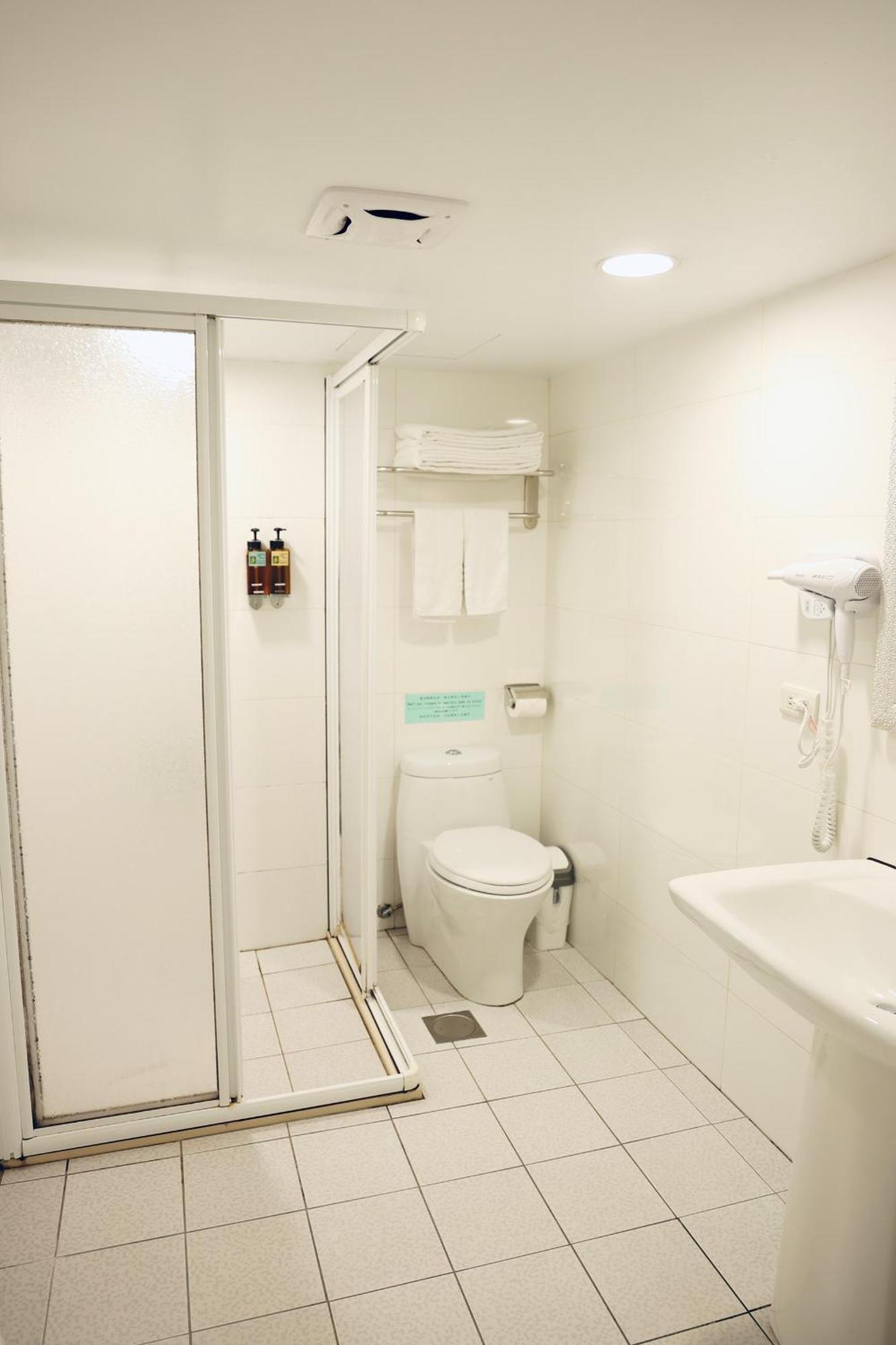 歐法行旅 O Fun Hotel Tajpej Kültér fotó
